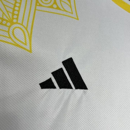 Maillot Real Madrid foot concept 2024 2025